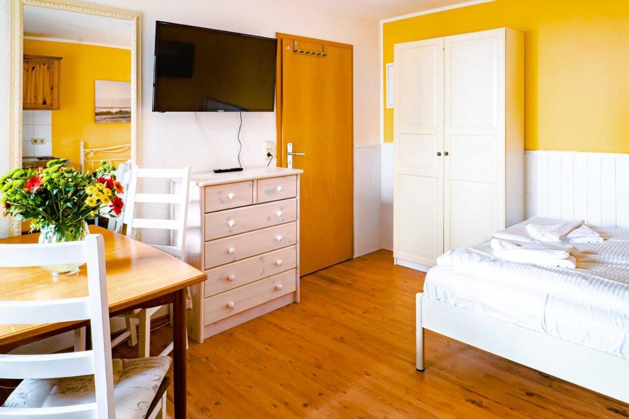 Apartmenthaus Chrischanshof Rostock Exteriör bild