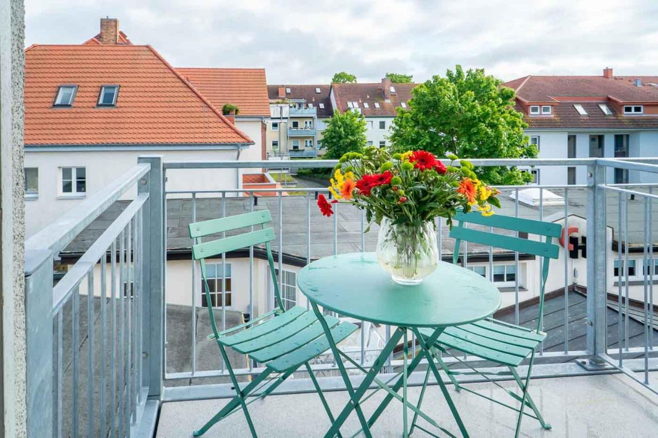Apartmenthaus Chrischanshof Rostock Exteriör bild